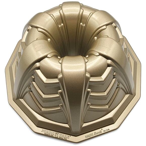 Marquee Bundt Cake Pan 10 Cups Geometric Non Stick Williams Sonoma Nordic Ware - Picture 1 of 12